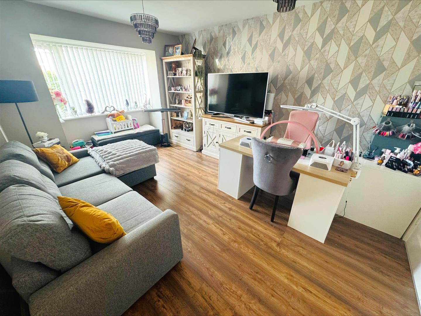 Heol Waungron, Carway, Kidwelly, SA17 4HY